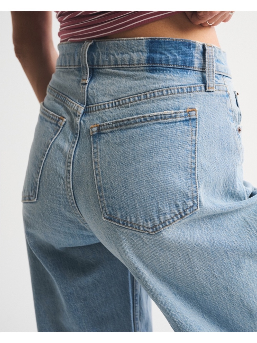 Abercrombie & Fitch High Rise Barrel Jeans in Light Blue - Picture 5 of 9